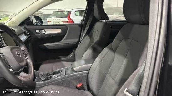 Volvo XC40 1.5 T3 MOMENTUM PRO AUTO 5P de 2021 con 65.000 Km por 26.900 EUR. en Alicante