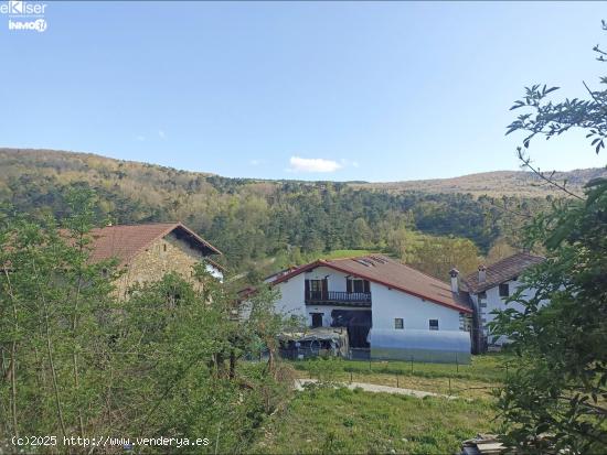 Ekiser vende casa con terreno en Etsain, Navarra - NAVARRA