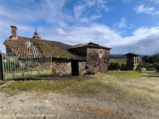 CASA DE PIEDRA PARA RESTAURAR EN SANTIAGO - A CORUÑA