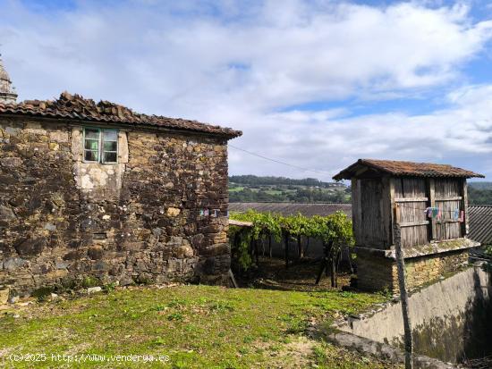 CASA DE PIEDRA PARA RESTAURAR EN SANTIAGO - A CORUÑA