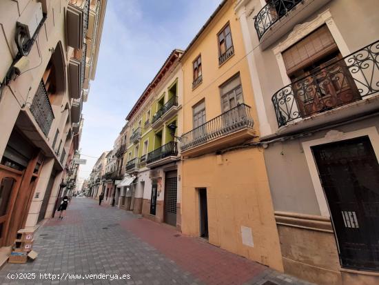 SOLAR PARA EDIFICAR TU CASA EN PLENO CENTRO DE LA CIUDAD - VALENCIA