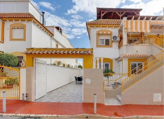  Chalet en venta en Torrevieja (Alicante) 