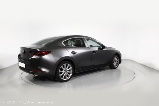 Mazda 3 2.0 E-SKYACTIV-G EVOLUTION 4P - 