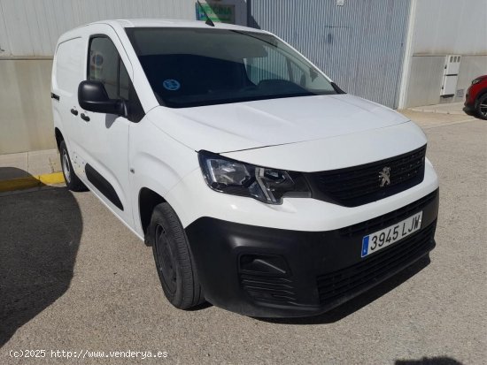 Peugeot Partner PRO STANDARD 600 KG BLUE HDI 100 CV - Ponteareas