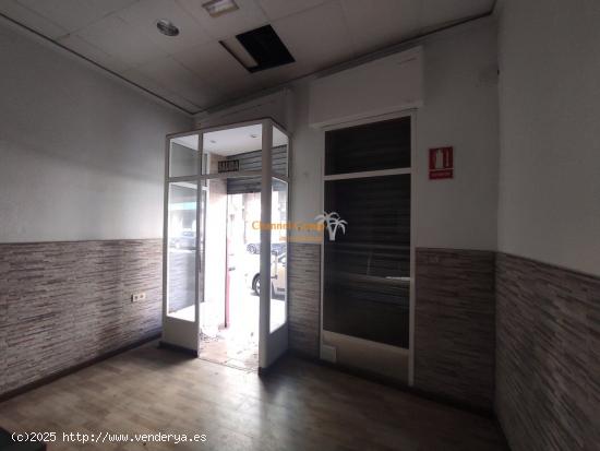  SE ALQUILA LOCAL COMERCIAL  EN ZONA CENTRO CON SALIDA DE HUMOS !!! - ALICANTE 