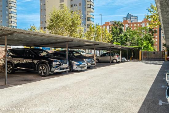 Plaza de garaje en venta techada en zona Levante / Alfonso Puchades, Benidorm. - ALICANTE