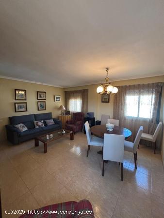 PISO AMPLIO EN VENTA CON APARCAMIENTO  EN ZONA BABEL - ALICANTE