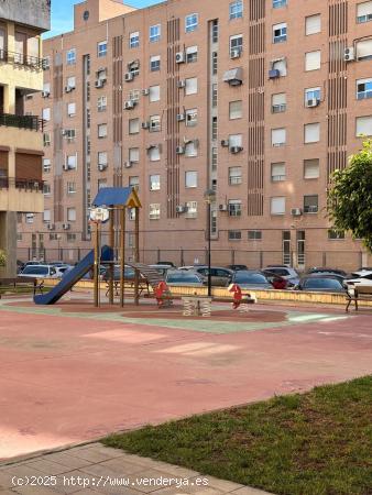 PISO AMPLIO EN VENTA CON APARCAMIENTO  EN ZONA BABEL - ALICANTE