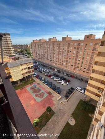 PISO AMPLIO EN VENTA CON APARCAMIENTO  EN ZONA BABEL - ALICANTE