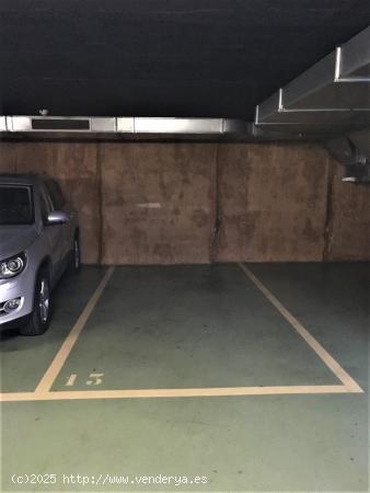 Plaza de parking para coche - BARCELONA