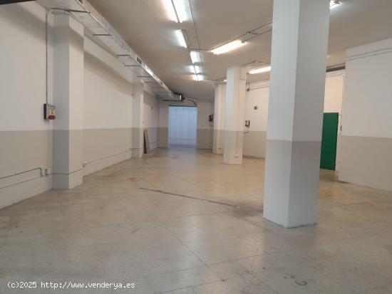 Local comercial en Barcelona, zona 22@ de 225 m2. de superficie - BARCELONA