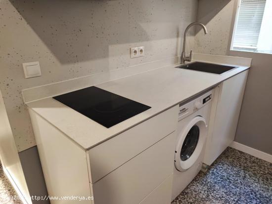 PISO EN ZONA UNIVERSIDADES, 5 HABITACIONES Y 5 BAÑOS. - VALENCIA