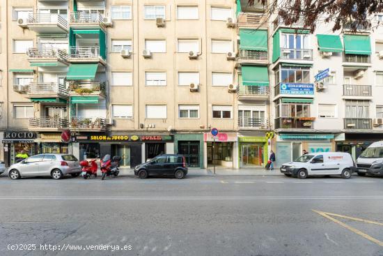 GRAN LOCAL EN AVENIDA DE DILAR - GRANADA