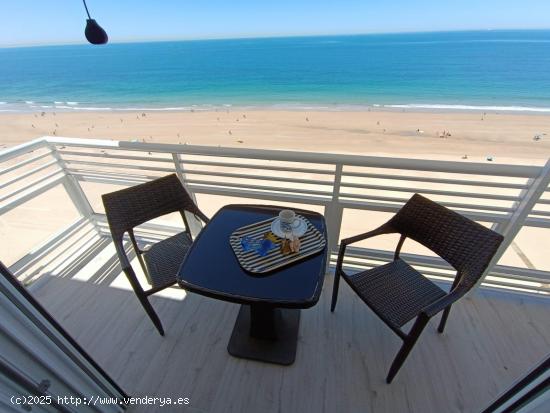 SE ALQUILA PISO EN CADIZ , MIRANDO AL MAR (VACACIONAL) - CADIZ