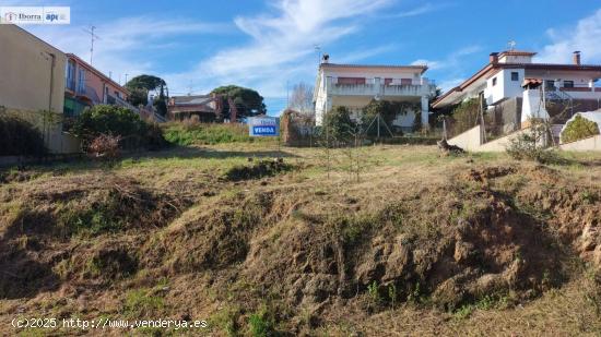  TERRENO DE 412M2 EN URBANIZACIÓN MAS REIXACH - BARCELONA 