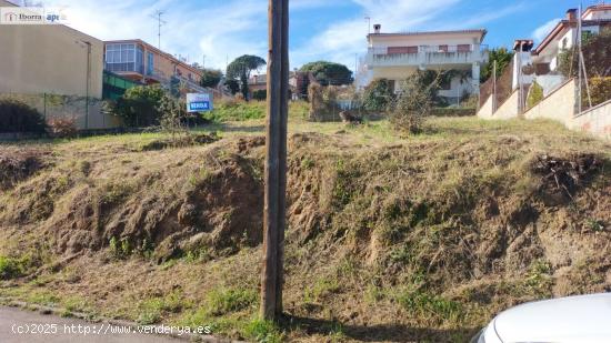 TERRENO DE 412M2 EN URBANIZACIÓN MAS REIXACH - BARCELONA