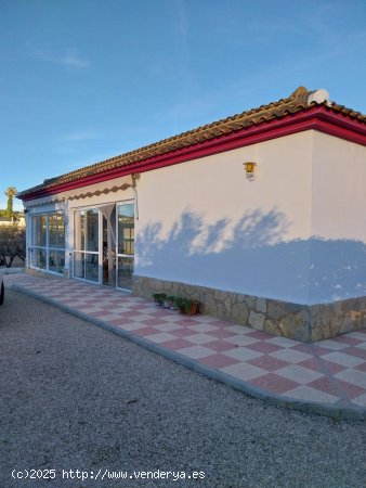 Chalet en venta en Castalla (Alicante)