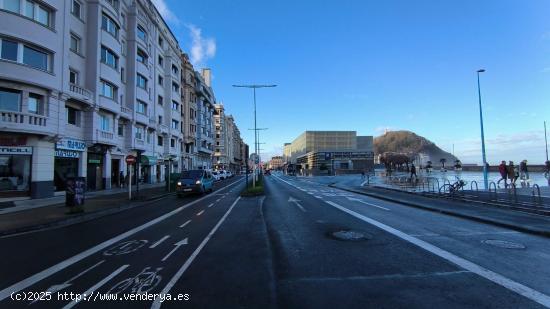  Local comercial con salida de humos en la mejor zona de Gros - GUIPUZCOA 