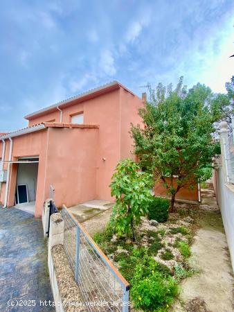 Chalet adosado en venta en calle Anos - GUADALAJARA