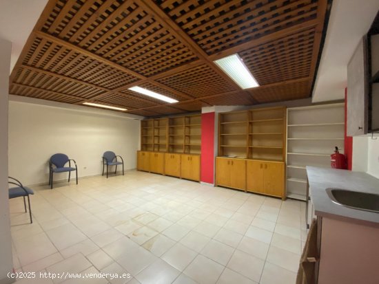 Local comercial en venta  en Cornellà de Llobregat - Barcelona