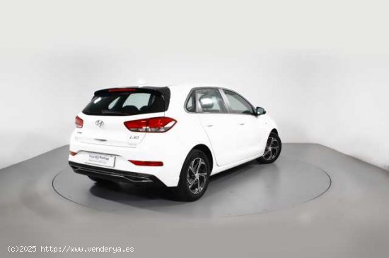 Hyundai i30 ( 1.0 TGDI Klass LR 48V 120 )  - Barcelona