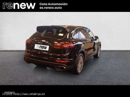 Porsche Cayenne DIESEL AUT de 2016 con 238.000 Km por 33.900 EUR. en Madrid