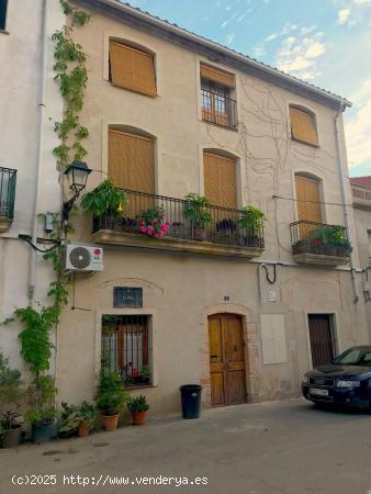  OPORTUNIDAD. CASA CON 6 PISOS DE 2 Y 3 HABITACIONES,JARDIN,BODEGA Y LOCAL EN LA TORRE DE L´ESPANYOL 