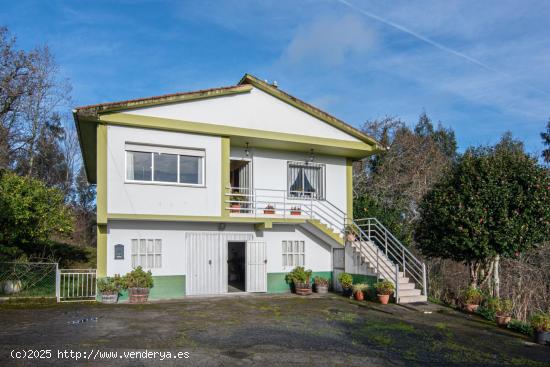  Casa en buen estado y buenas vistas, en Coirós, Santiago de Ois - A CORUÑA 