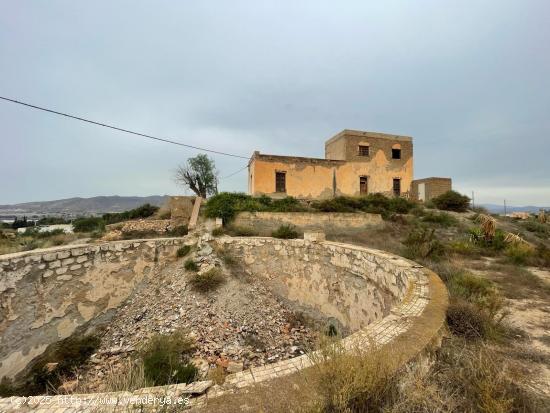 Se vende Cortijo con terreno en la Norieta (Pechina) - ALMERIA