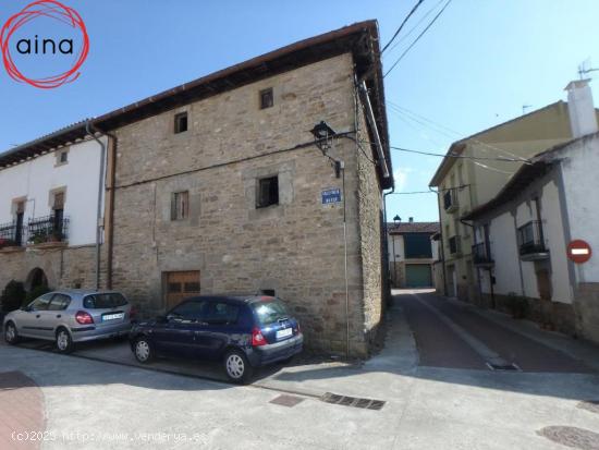 CASA EN EL CENTRO DE SALINAS DE IBARGOITI - NAVARRA