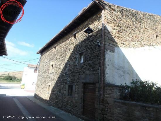 CASA EN EL CENTRO DE SALINAS DE IBARGOITI - NAVARRA