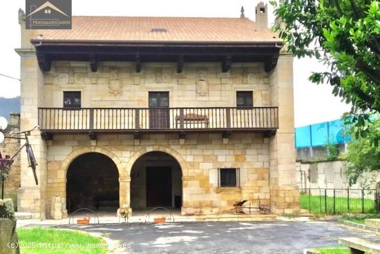 CASA PALACIO EN LOS CORRALES DE BUELNA. - CANTABRIA