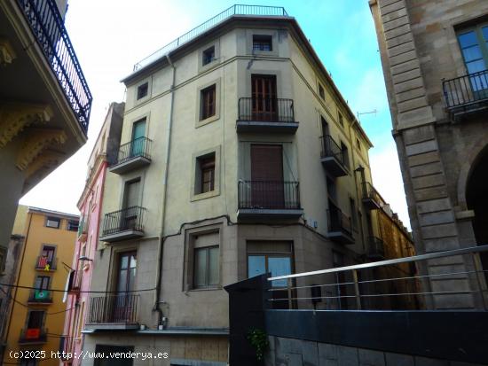  Local diáfano 120 m2 en Pl Major - BARCELONA 