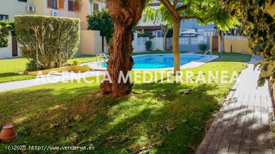 ¡ Maravilloso Bungalow en una Urbanización Consolidada a 5 Minutos del Centro de Valencia! - VALEN