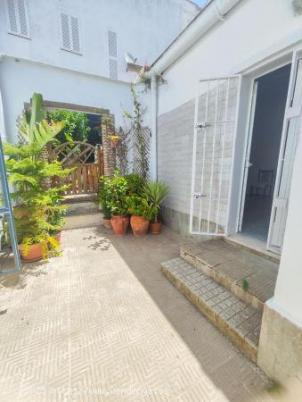  CASA EN PLANTA  BAJA CON AZOTEA EN MEDINA SIDONIA - CADIZ 