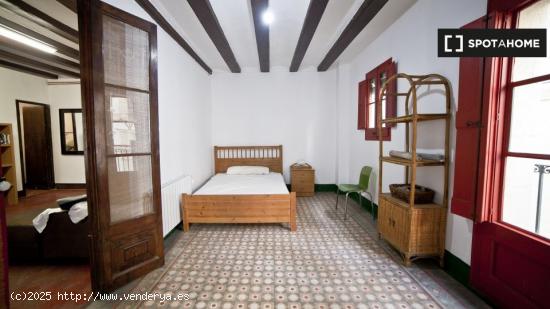 Habitación en apartamento de 5 dormitorios en Barri Gòtic - BARCELONA