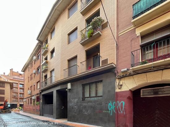 SE VENDE PISO DE DOS DORMITORIOS EN LA MAGDALENA - ZARAGOZA