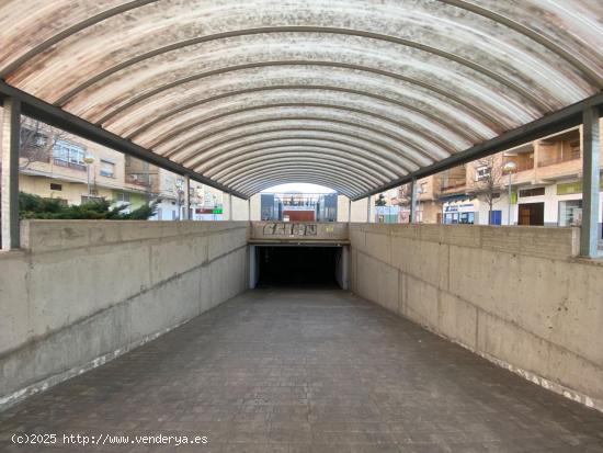 Dos AMPLIAS PLAZAS DE GARAJE EN LA PLAZA TARRAGONA - HUESCA