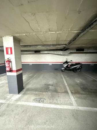 Plaza de Parking Grande en Finca Señorial - BARCELONA