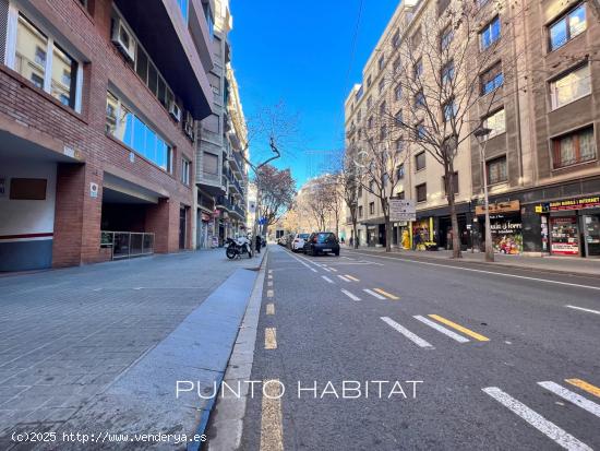  Plaza de Parking Grande en Finca Señorial de la Sagrada Familia - BARCELONA 