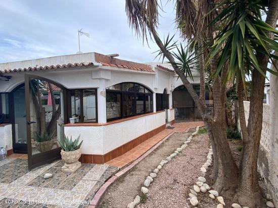 CASA ADOSADA EN VENTA EN EL CAMPELLO, ALICANTE - ALICANTE