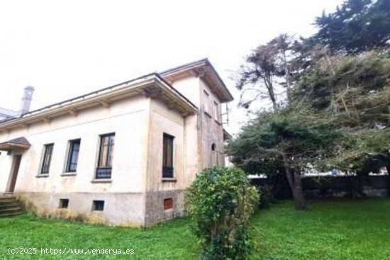 GRAN CASA AL LADO DE LA PLAYA DEL MURALLÓN, TAPIA DE CASARIEGO - ASTURIAS