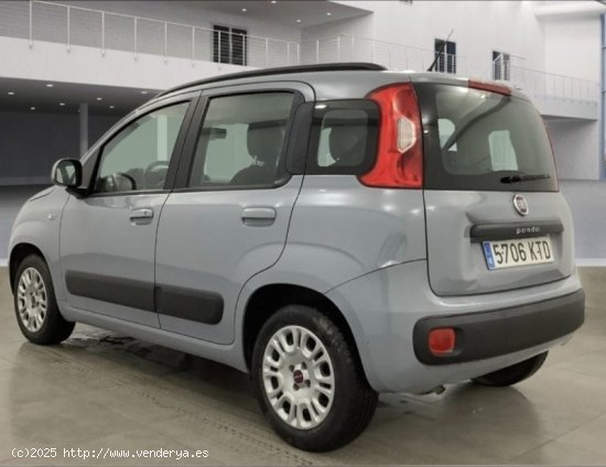 Fiat Panda .panda  Lounge 1.2 de 2019 con 55.000 Km por 7.500 EUR. en Malaga