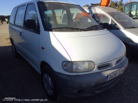 Nissan Serena 2.3 D LX DE 8 PLAZAS. de 2002 con 400.000 Km por 2.800 EUR. en Murcia