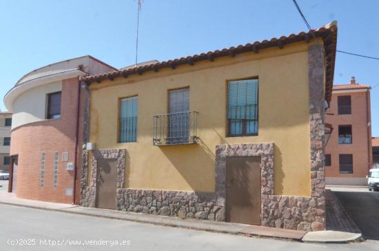 Urbis te ofrece una encantadora Casa de Pueblo en Calzada de Valdunciel, a 14 km de Salamanca - SALA