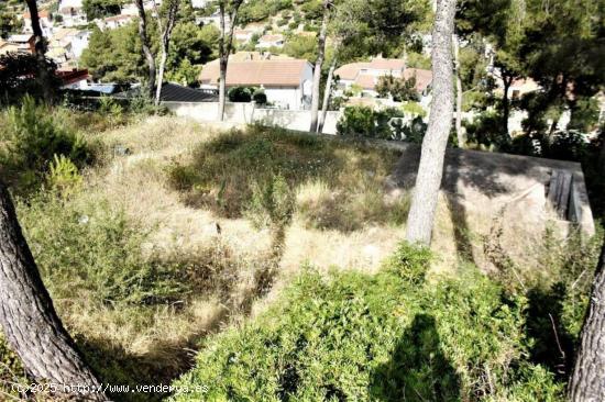 TERRENO CON VALLADO - BARCELONA