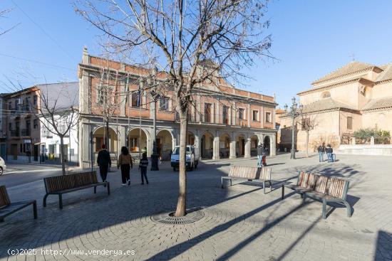  LOCAL JUNTO AYUNTAMIENTO DE ALBOLOTE - GRANADA 