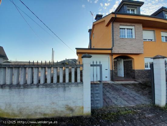 CHALET ADOSADO CON JARDIN EN VILLADEPALOS - LEON