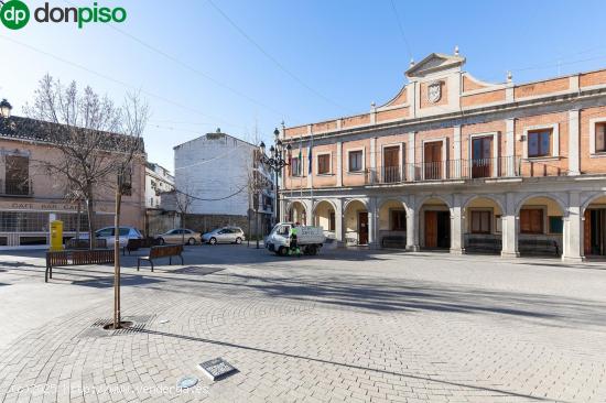  LOCAL JUNTO AYUNTAMIENTO DE ALBOLOTE - GRANADA 