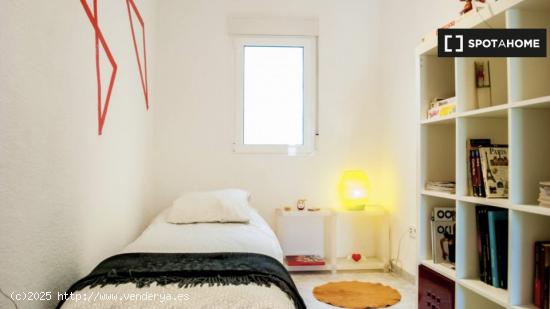 Apartamento de 2 dormitorios en alquiler en Ciutat Vella, Valencia - VALENCIA